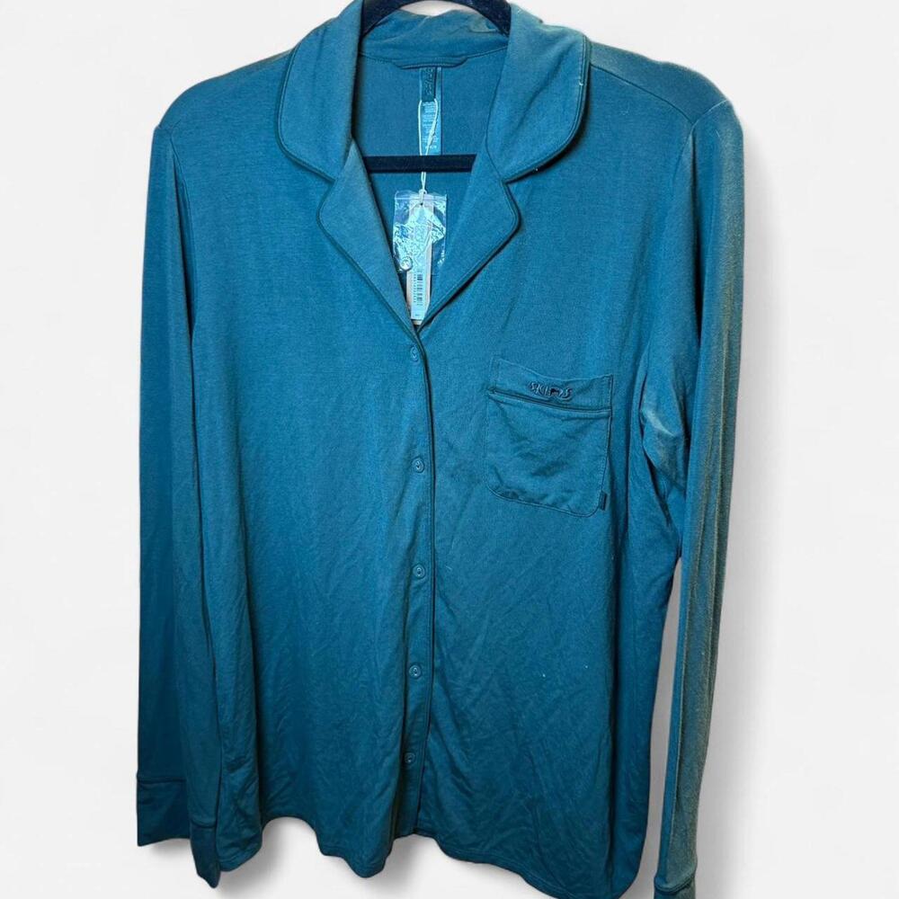 SKIMS SPRUCE Green long sleeve button up pyjama top #pyjamas